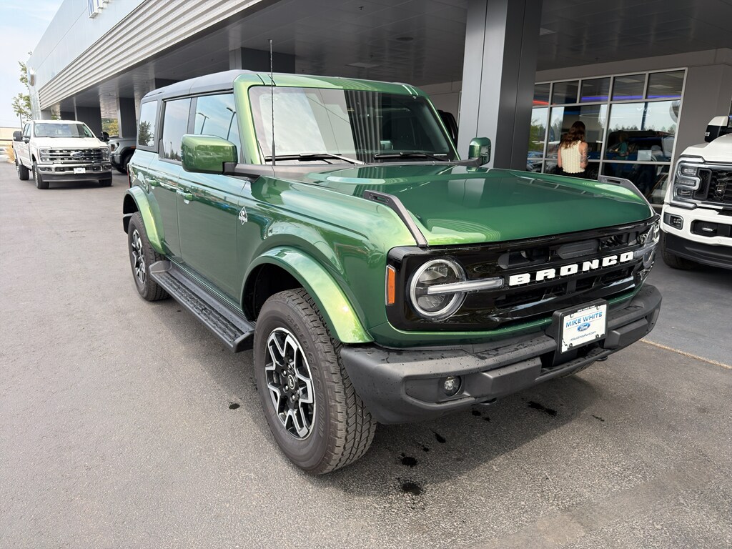 New 2025 Ford Bronco Outer Banks SUV