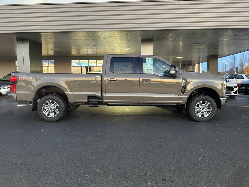 New 2026 Ford F-350 Lariat Truck Crew Cab