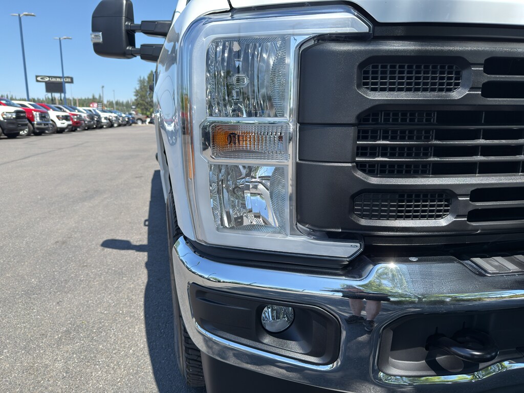 2025 Ford F-250 XL photo 4