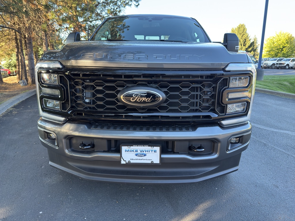 New 2026 Ford F-350 XLT Truck Crew Cab