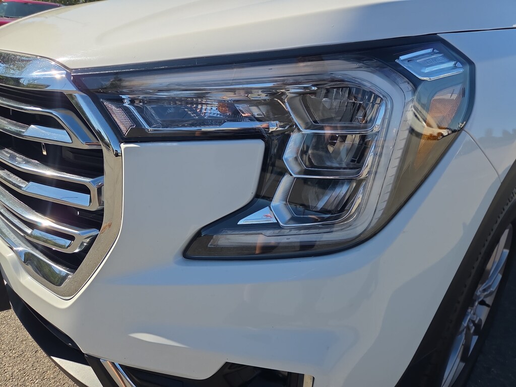 Used 2024 GMC Terrain SLT SUV