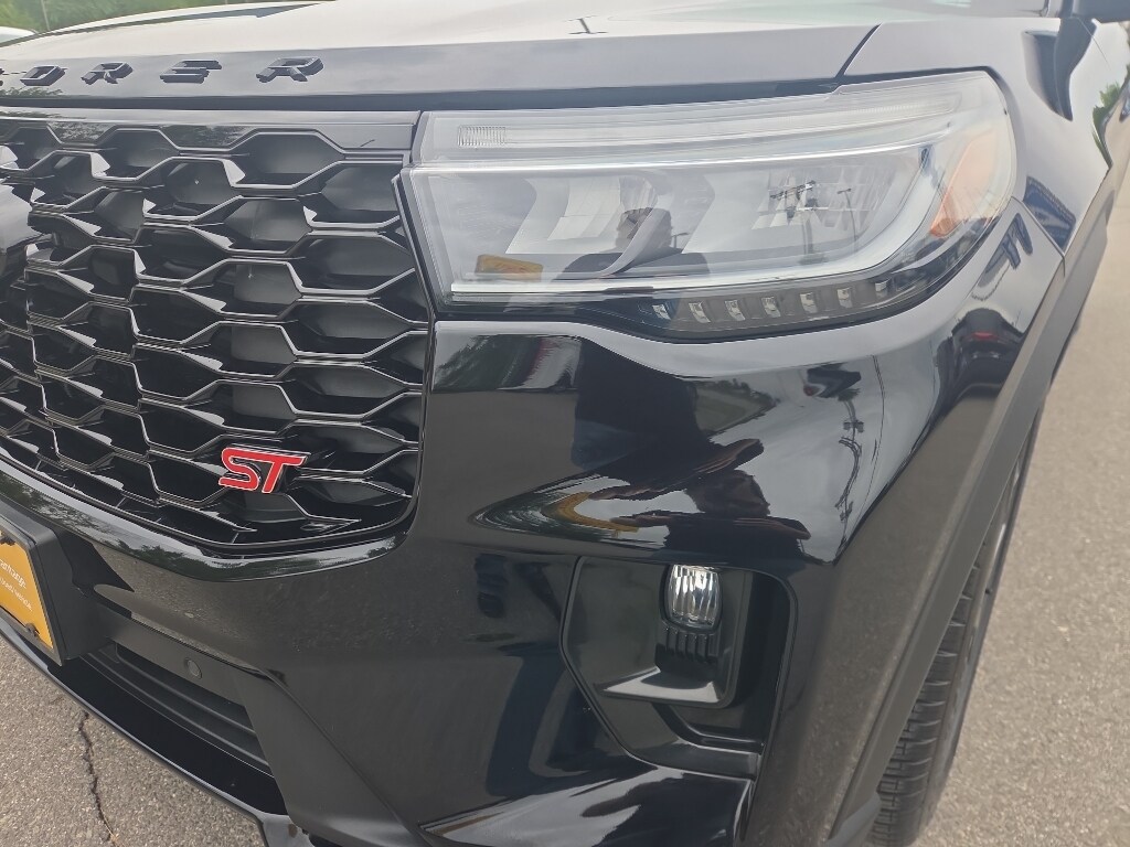 Used 2025 Ford Explorer ST SUV