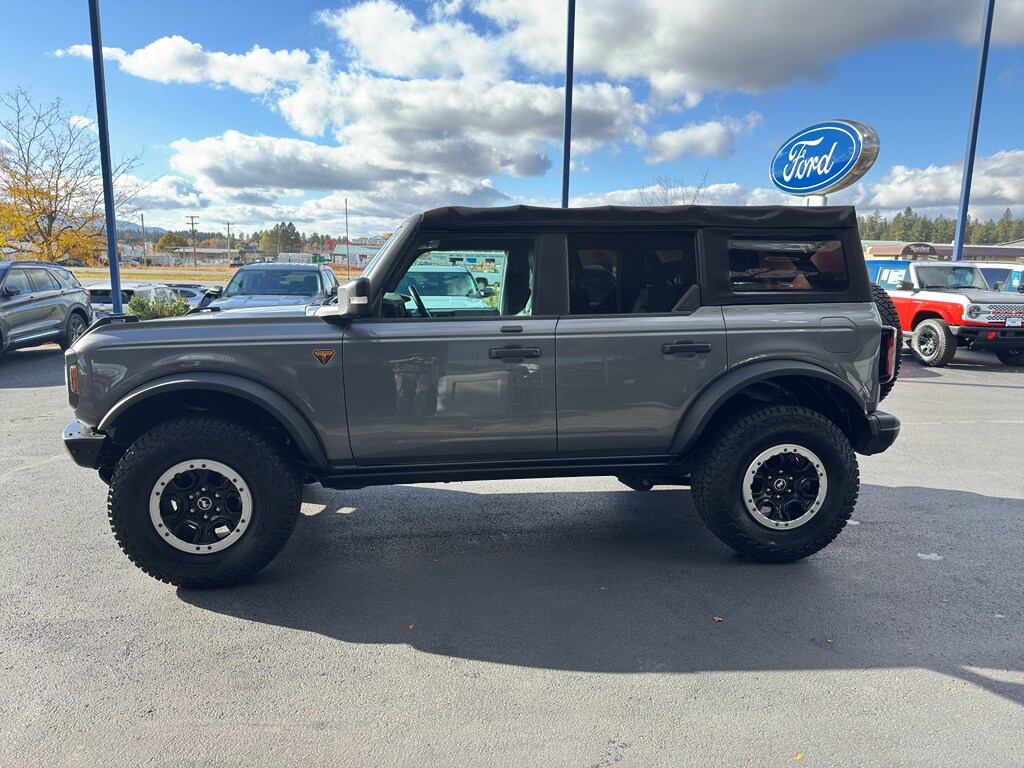 2021 Ford Bronco Badlands photo 3