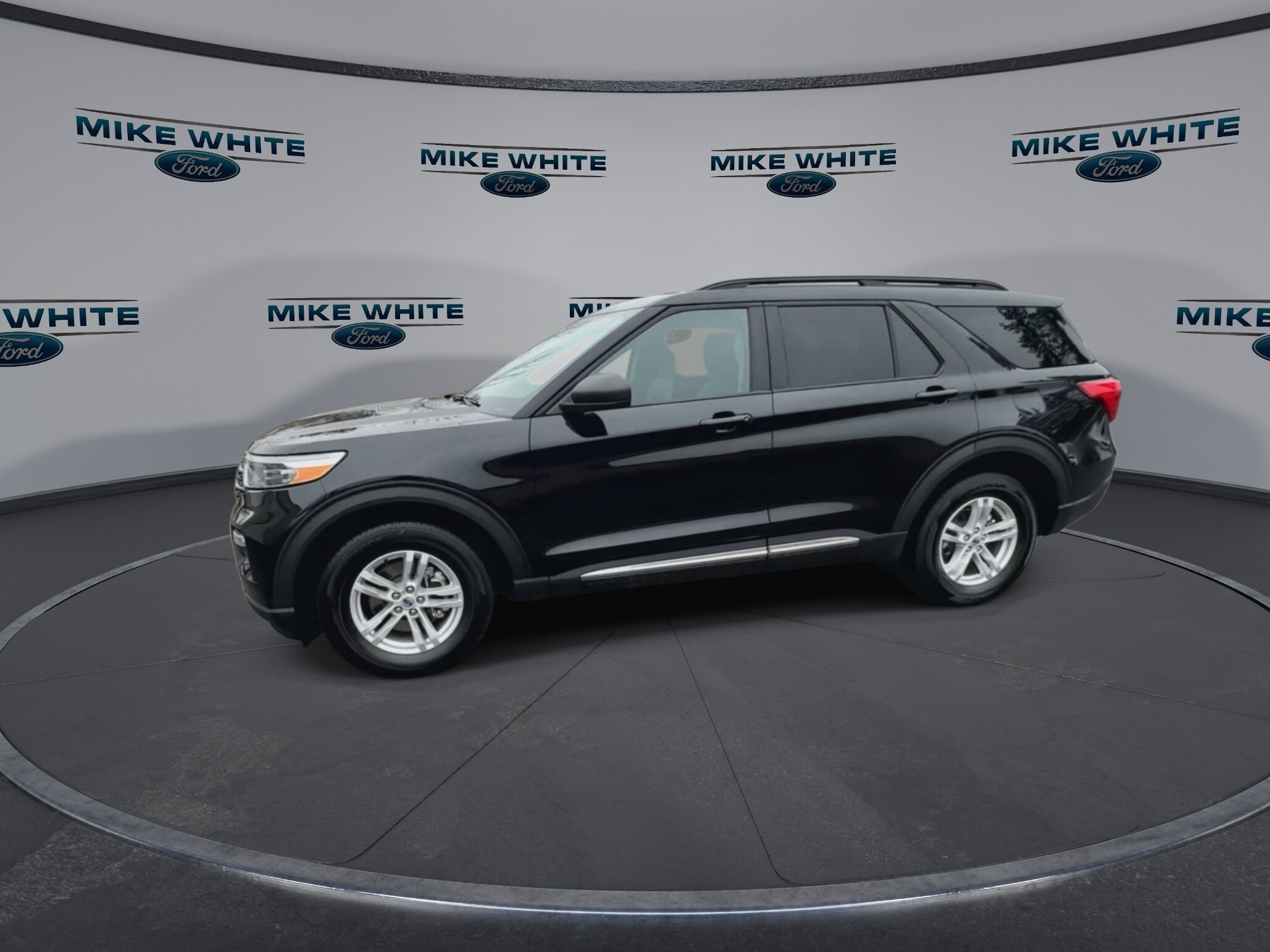 2023 Ford Explorer XLT photo 4