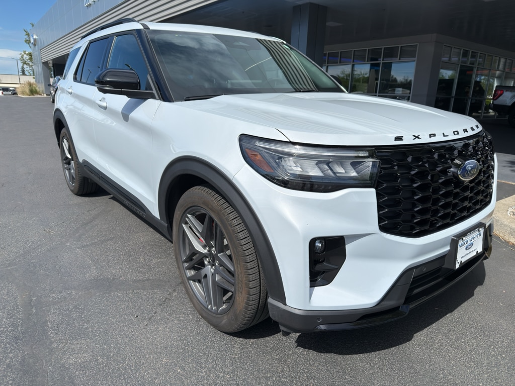 2026 Ford Explorer ST 4WD's photo