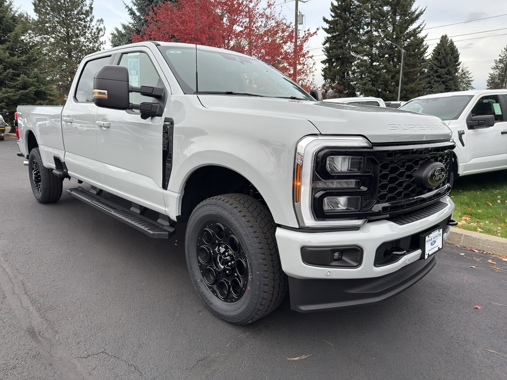 2026 Ford F-350 Super Duty Lariat's photo