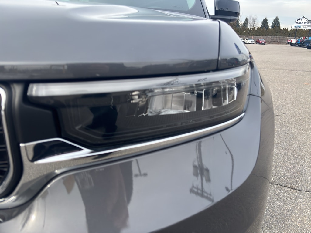 Used 2024 Jeep Grand Cherokee L Laredo SUV