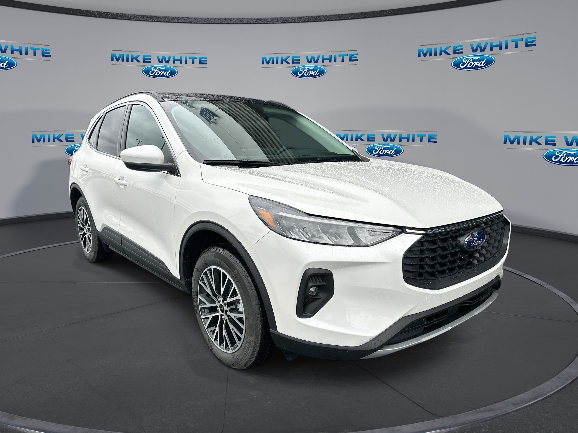 2025 Ford Escape Plug-in FWD's photo