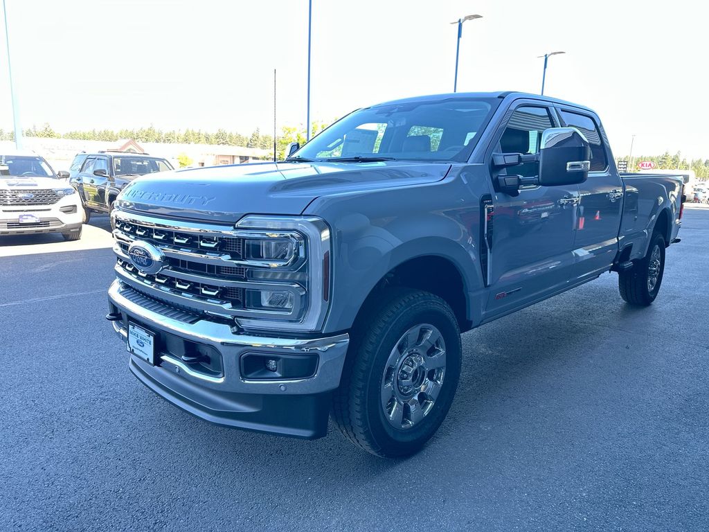 2025 Ford F-350 Lariat photo 2