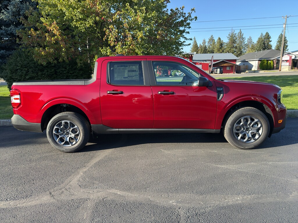 2025 Ford Maverick XLT photo 3