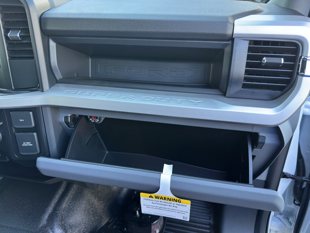 2025 Ford F-350 Super Duty Chassis Cab XL - Photo 10
