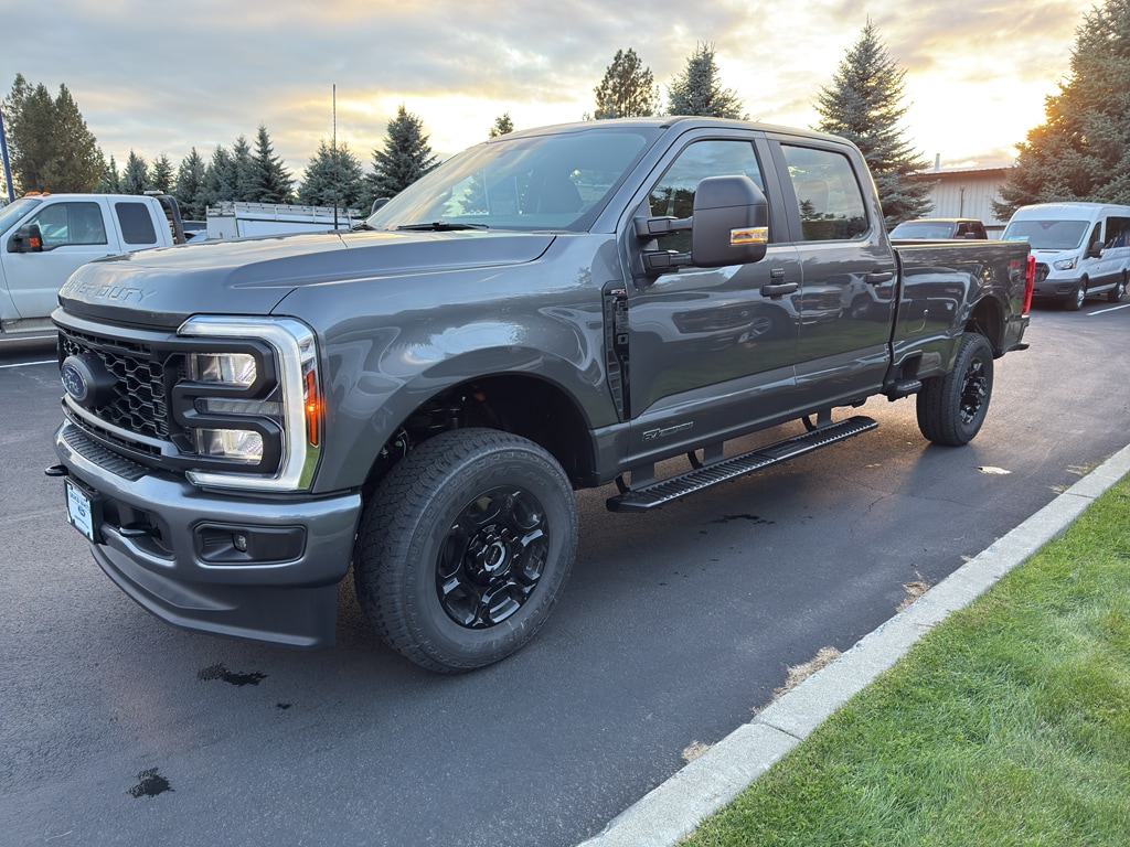 New 2026 Ford F-350 XL Truck Crew Cab