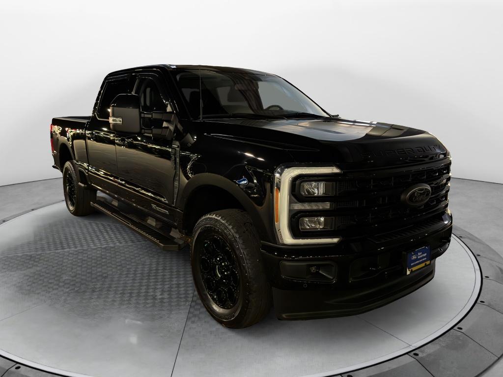 2023 Ford F-350 Super Duty Lariat's photo