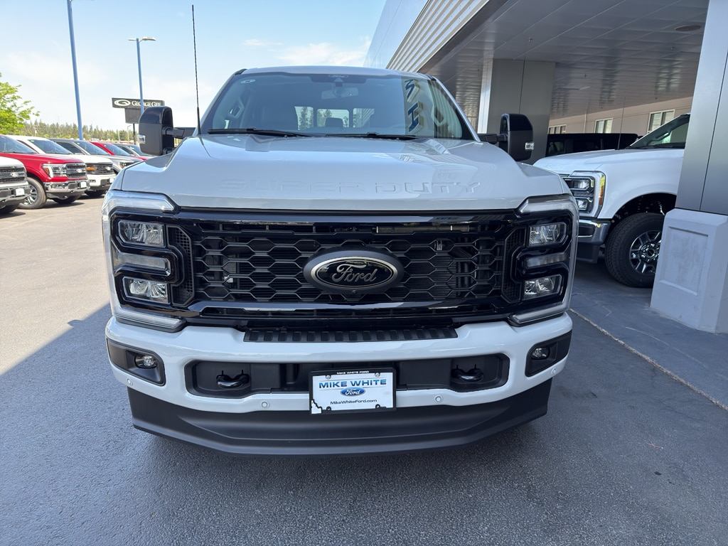 New 2026 Ford F-250 Lariat Truck Crew Cab