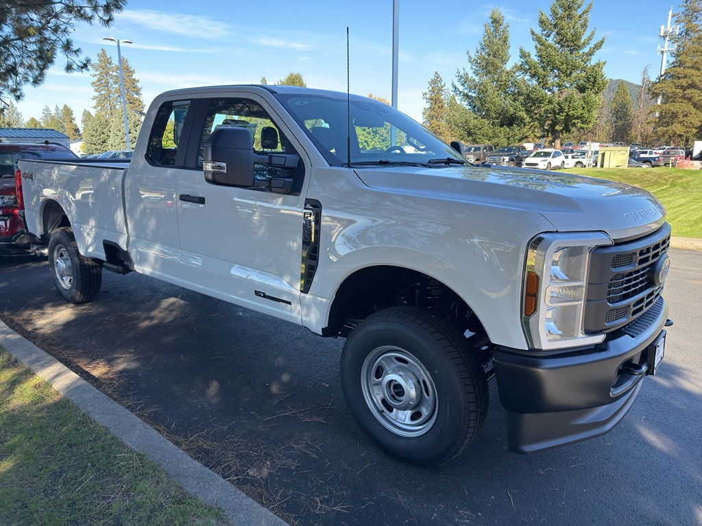 2026 Ford F-350 Super Duty XL's photo