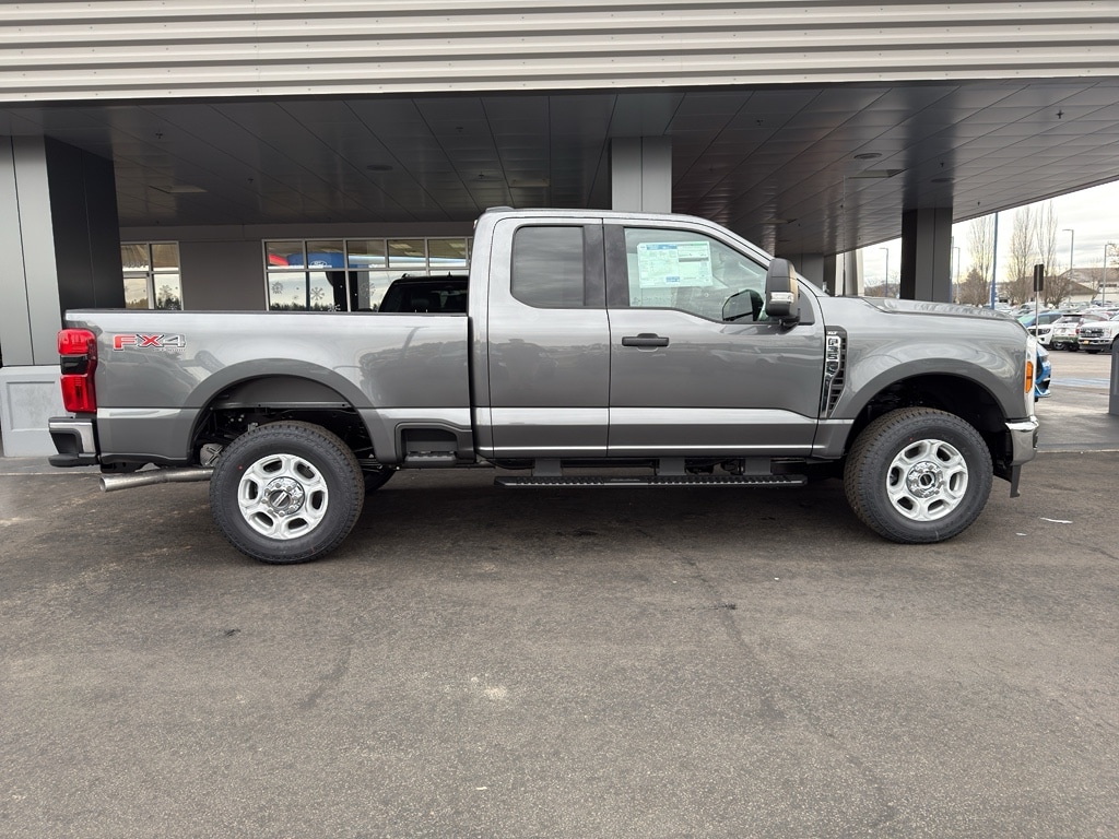 New 2026 Ford F-350 XLT Truck Super Cab