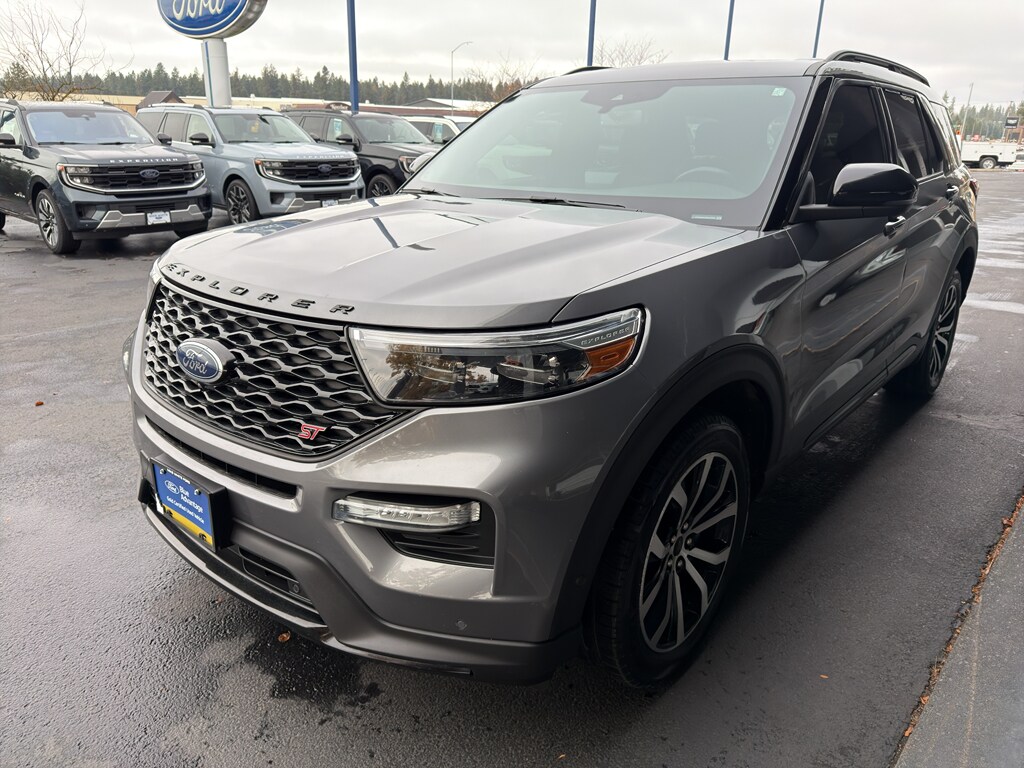 2021 Ford Explorer ST photo 3