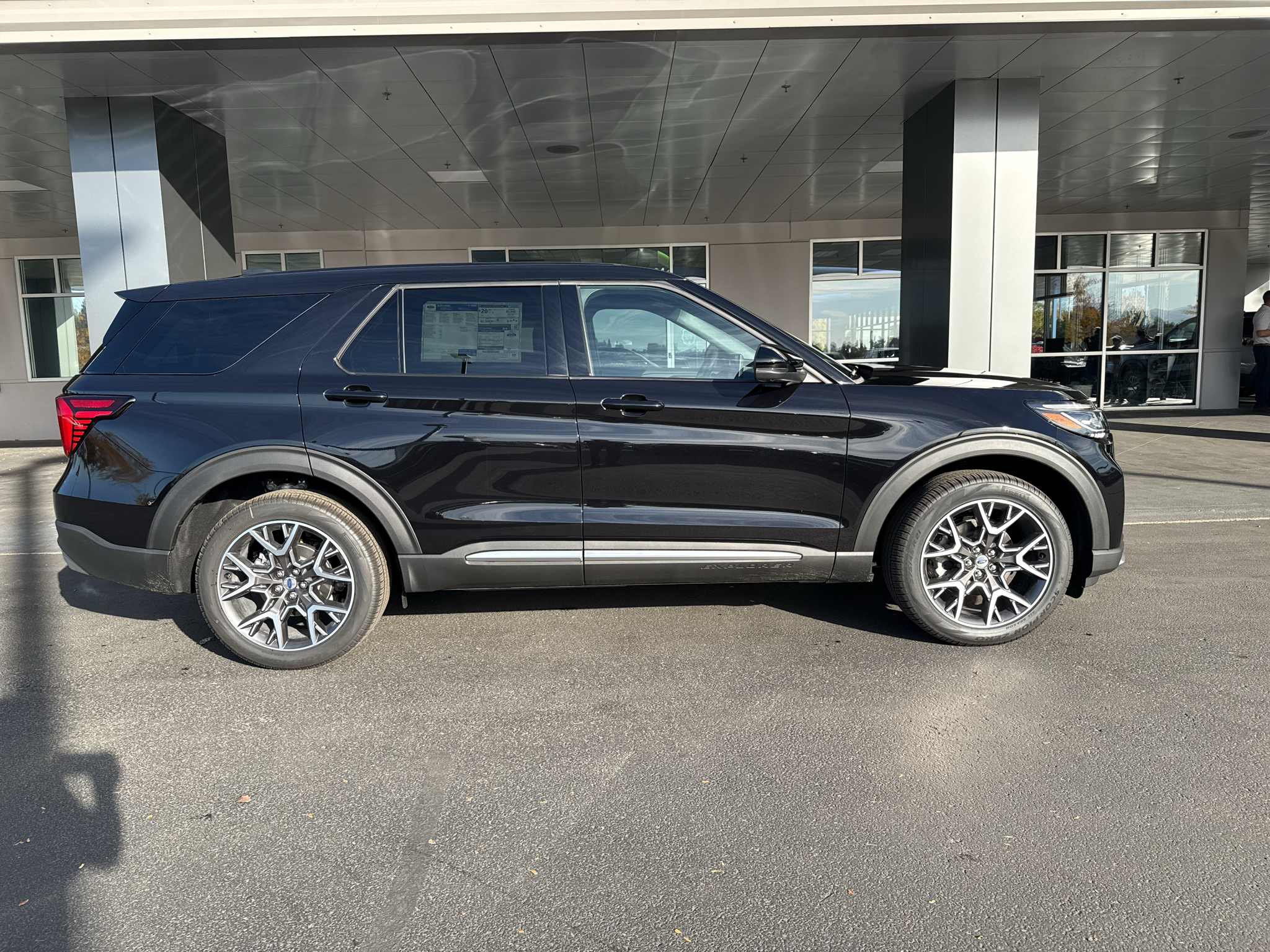 New 2027 Ford Explorer Platinum SUV