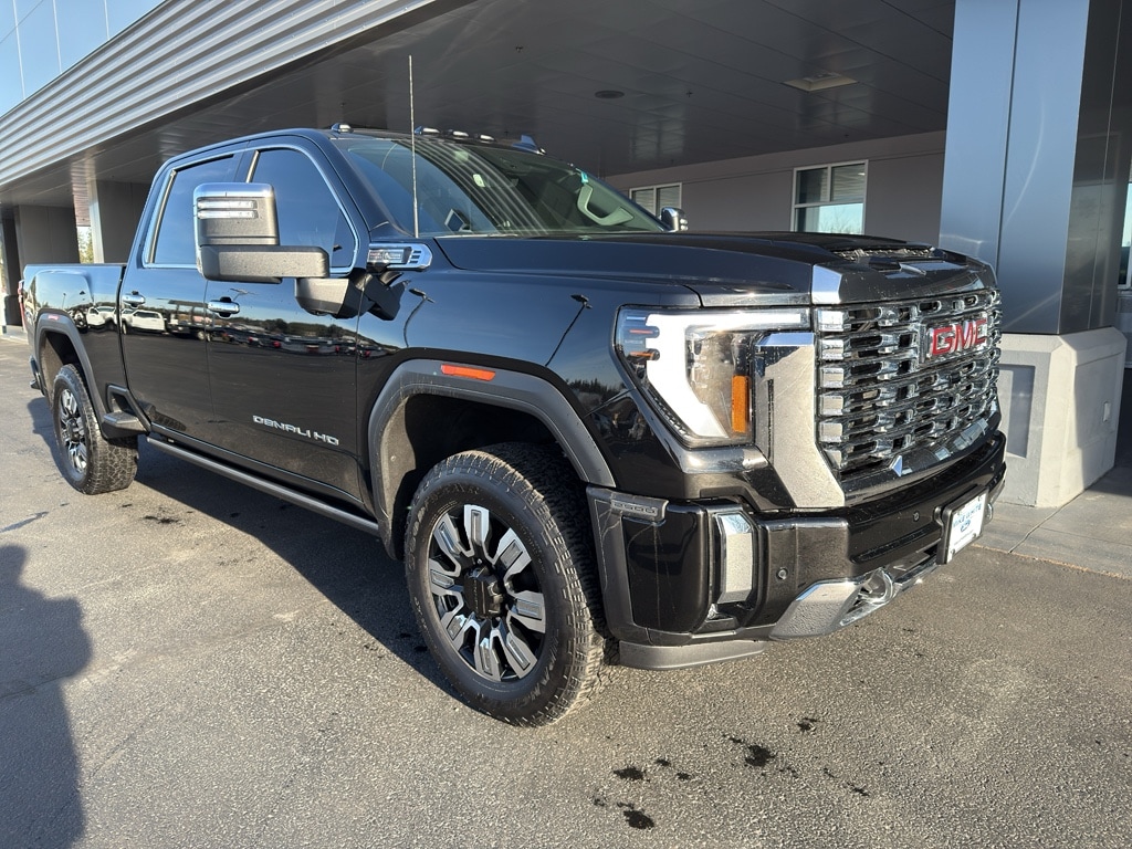 2025 GMC Sierra 2500HD Denali's photo