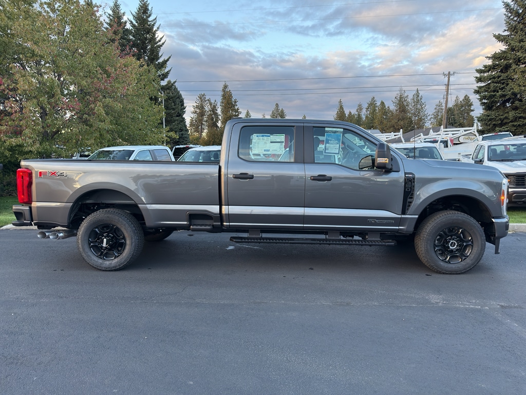 New 2026 Ford F-350 XL Truck Crew Cab