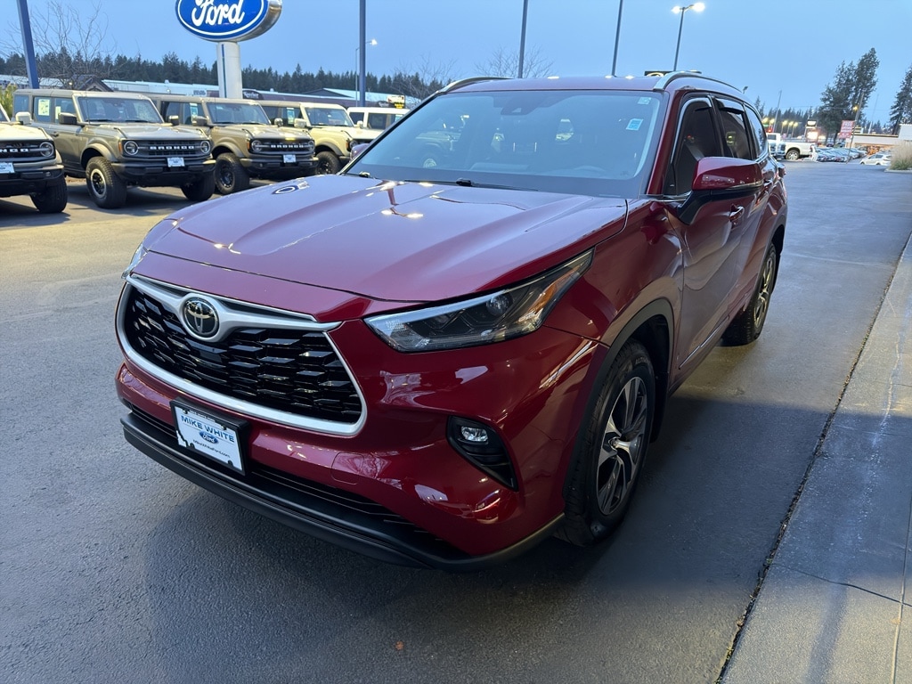 Used 2021 Toyota Highlander XLE SUV