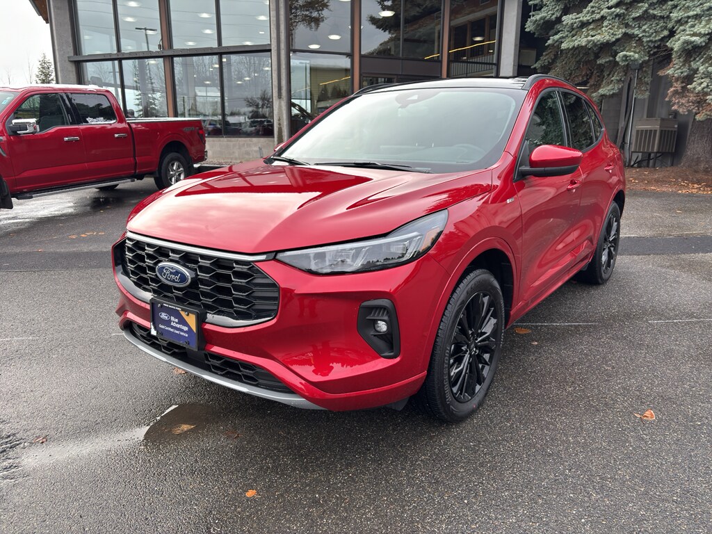 2025 Ford Escape ST-Line Elite photo 3
