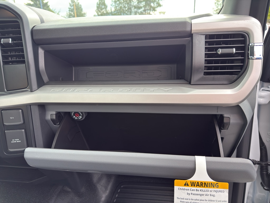 2025 Ford F-550 Super Duty Chassis Cab XL - Photo 33