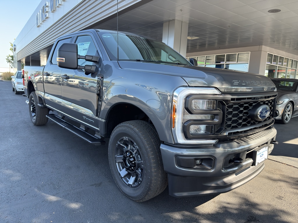 2026 Ford F-350 Super Duty XL's photo