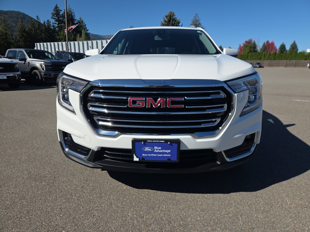 Used 2024 GMC Terrain SLT SUV