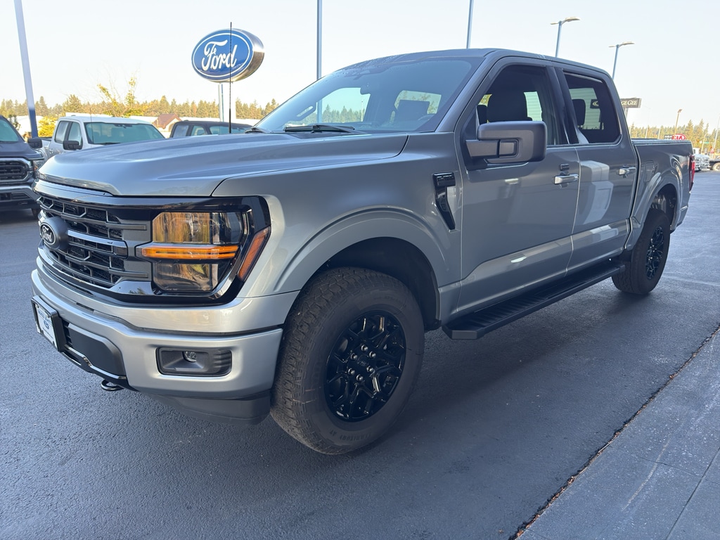 New 2025 Ford F-150 XLT Truck SuperCrew Cab