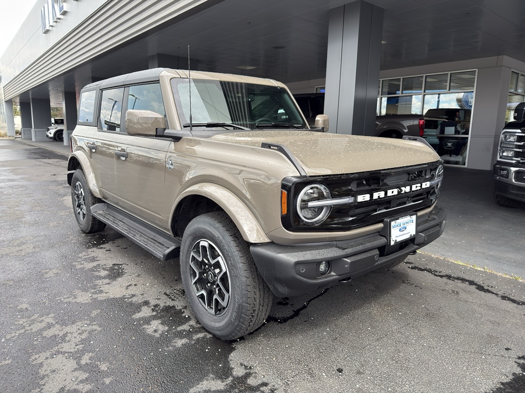 New 2026 Ford Bronco Outer Banks SUV
