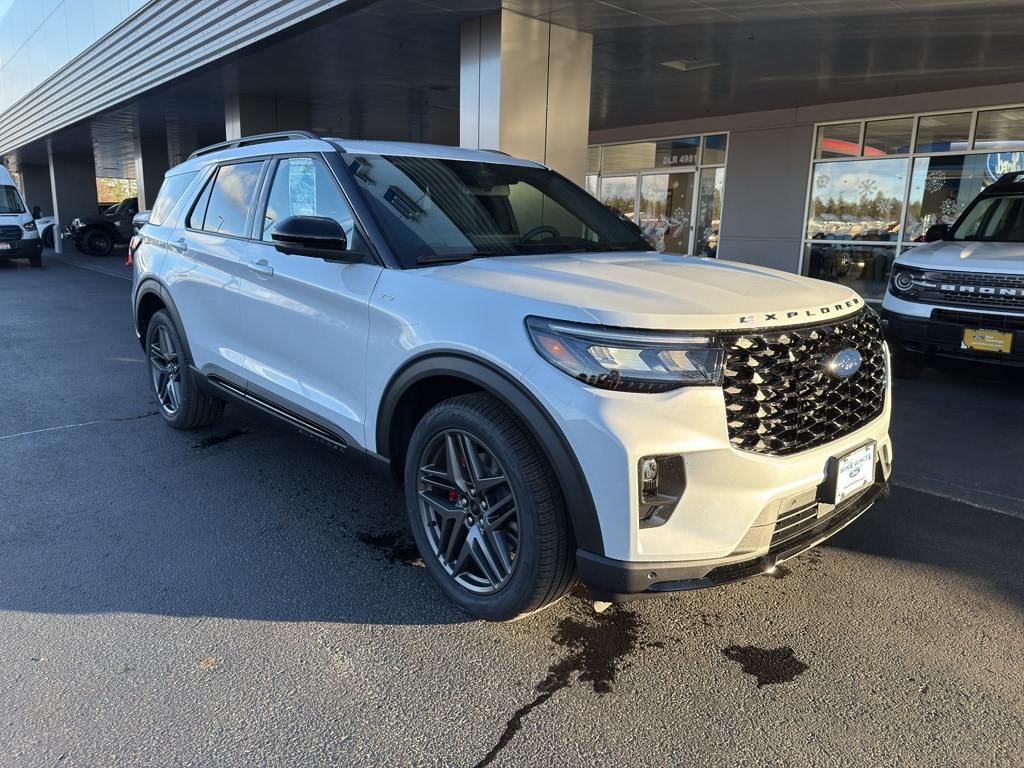 2026 Ford Explorer ST-LINE's photo