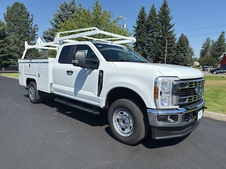 2025 Ford F-350 Chassis Truck Super Cab