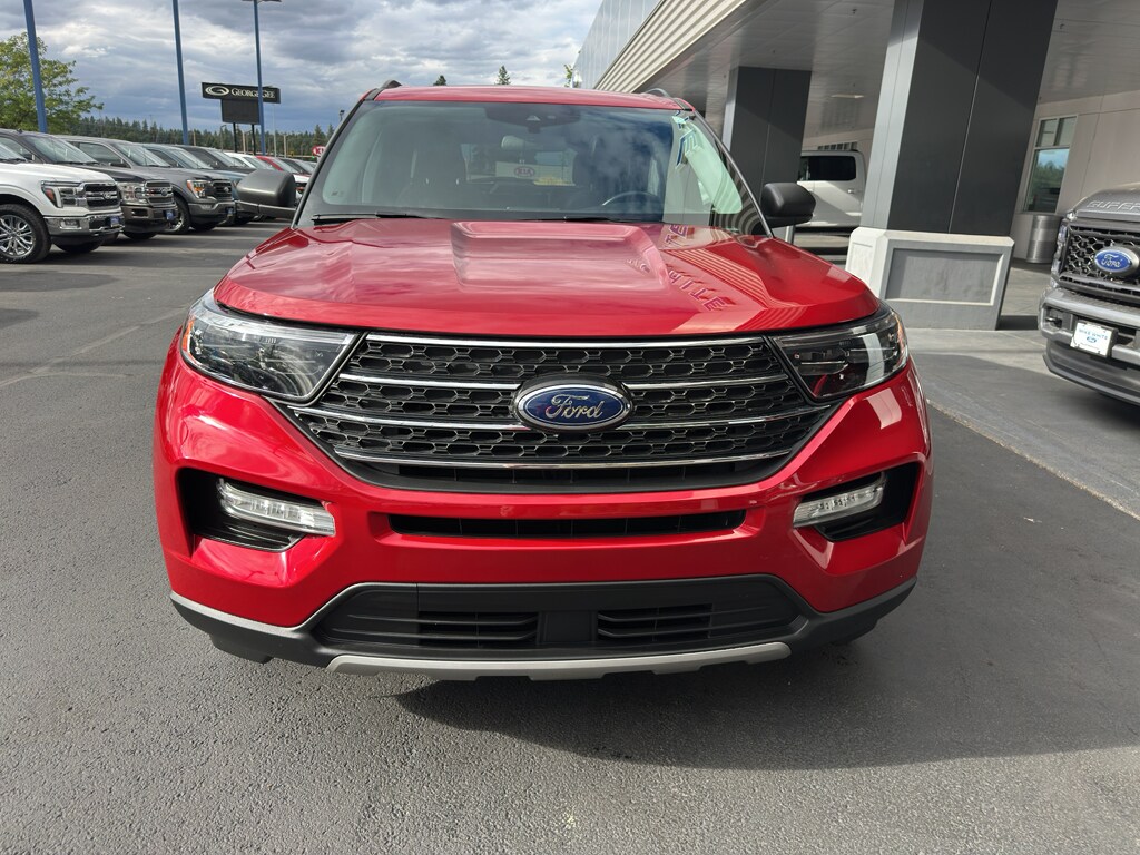2022 Ford Explorer XLT photo 2