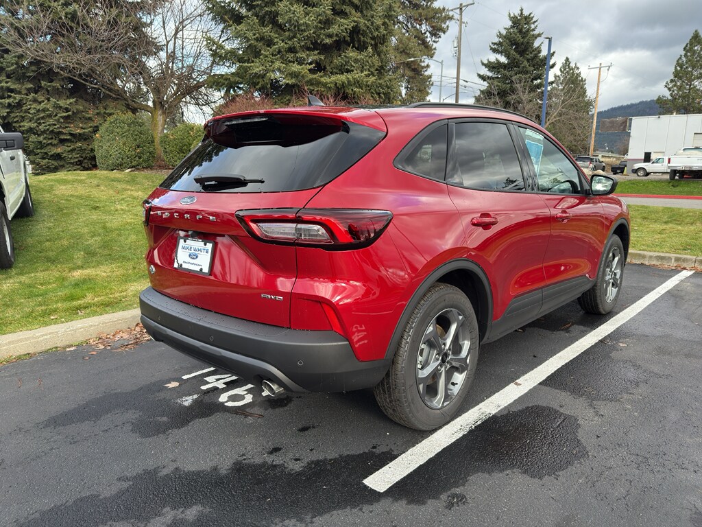 2026 Ford Escape ST-Line photo 4