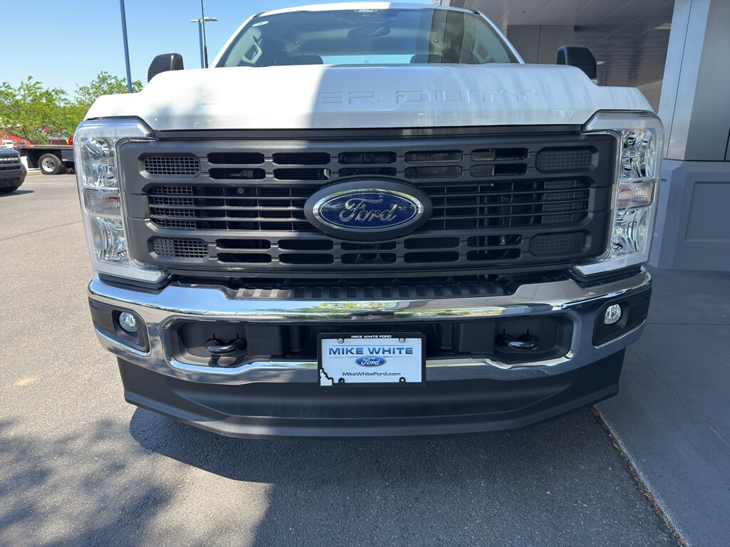 2025 Ford F-250 XL photo 3