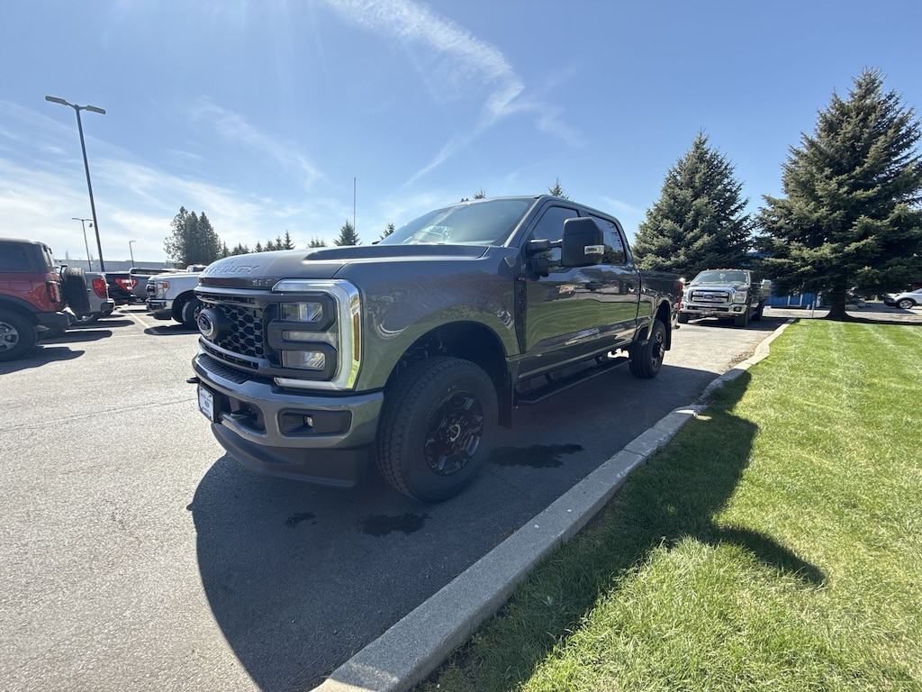 New 2025 Ford F-350 XL Truck Crew Cab
