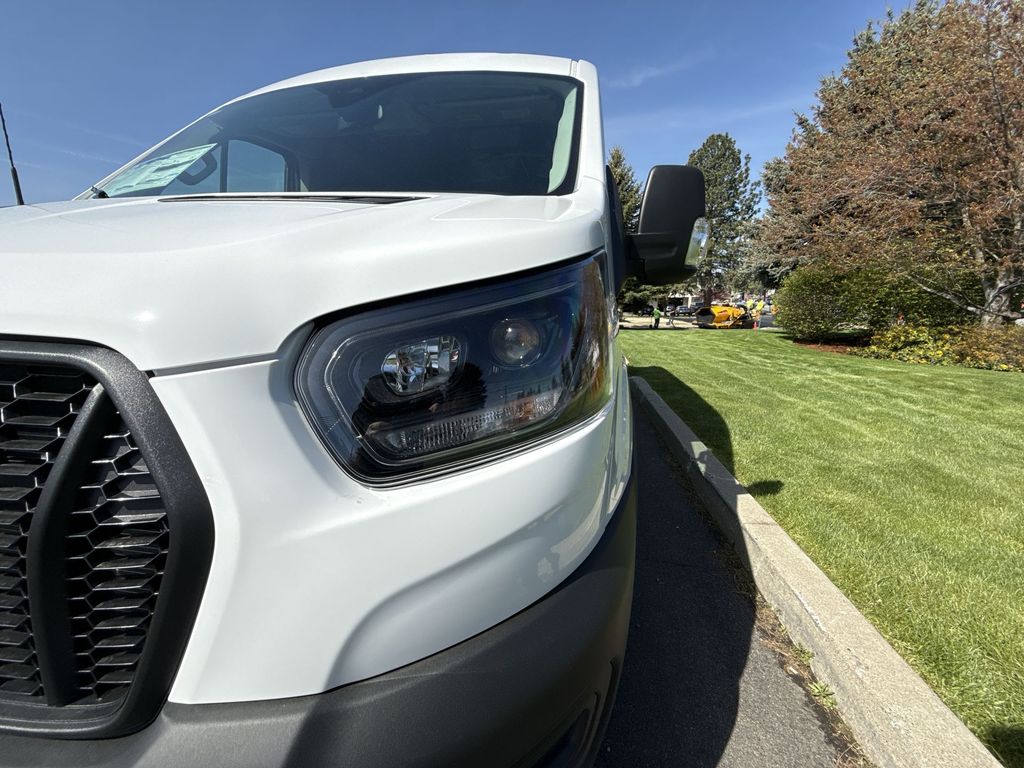 2025 Ford Transit photo 4