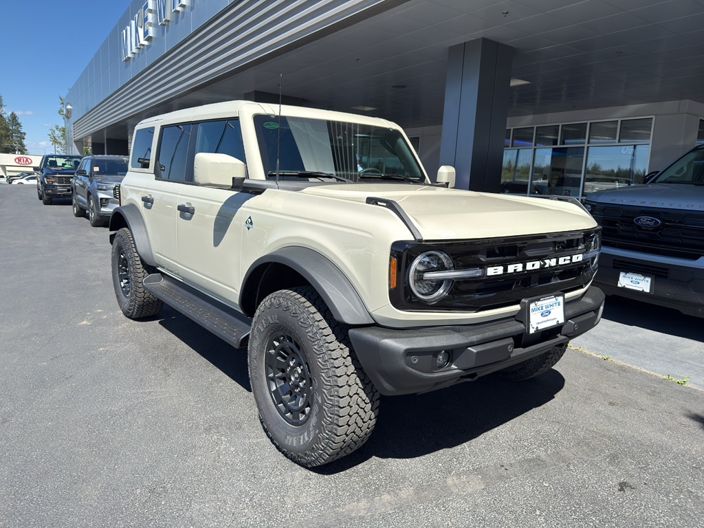 2026 Ford Bronco Outer Banks 4x4's photo