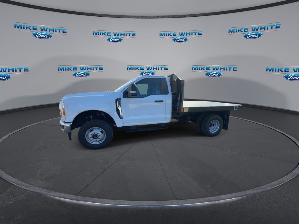 2023 Ford F-350 XL photo 4
