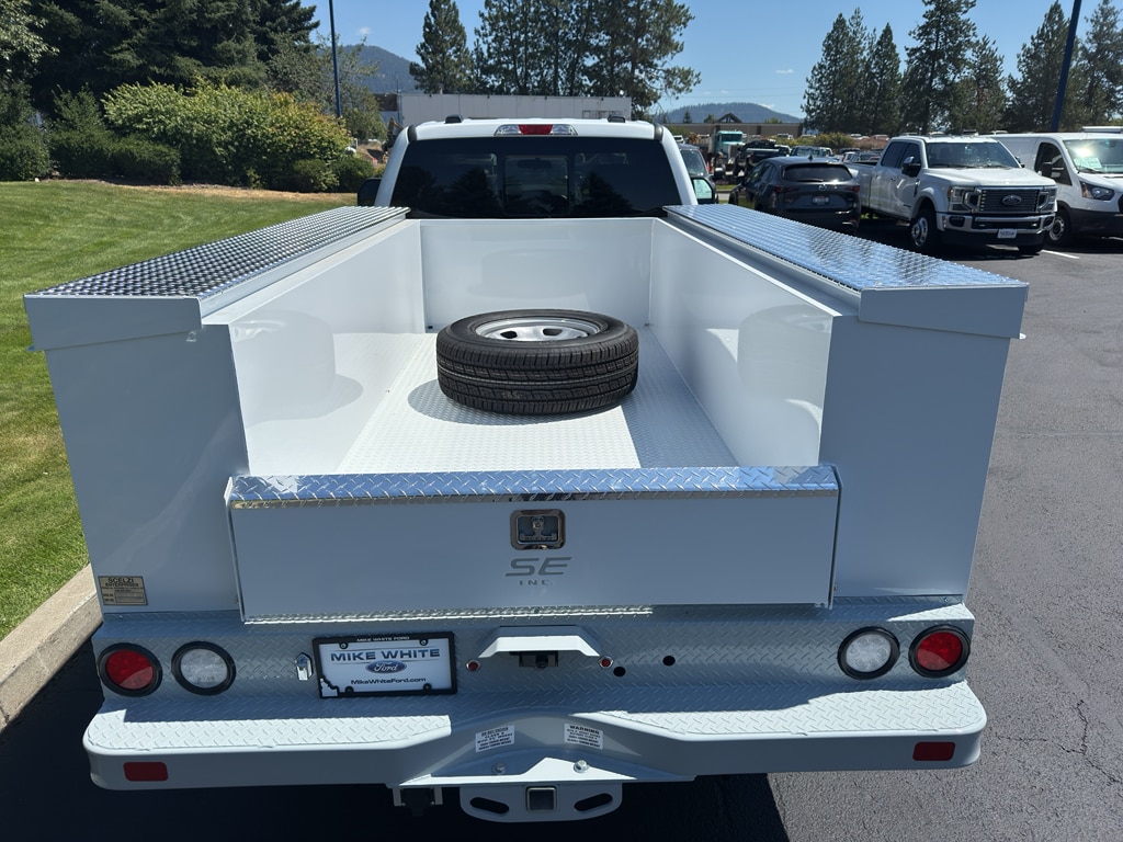 2025 Ford F-350 Super Duty Chassis Cab XL - Photo 6