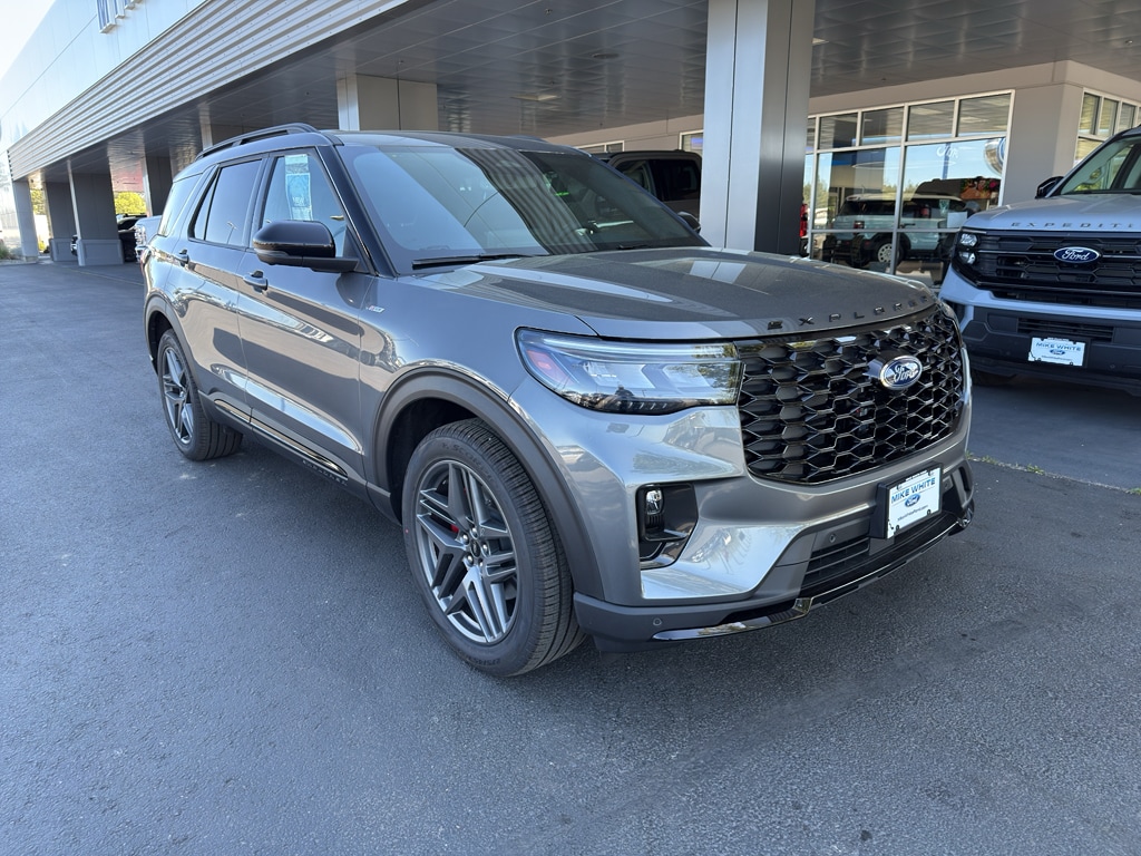 2026 Ford Explorer ST-LINE 4WD's photo