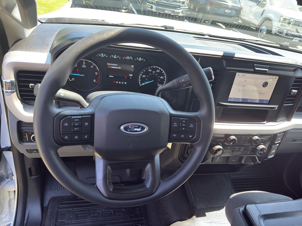 2025 Ford F-350 Super Duty Chassis Cab XL - Photo 18