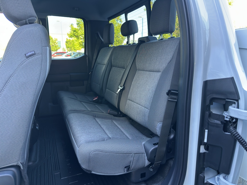 2025 Ford F-350 Super Duty Chassis Cab XL - Photo 31