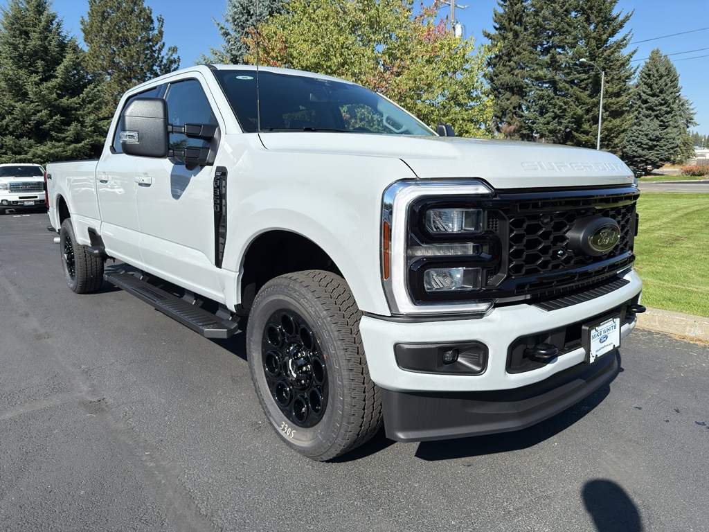 New 2026 Ford F-350 XLT Truck Crew Cab