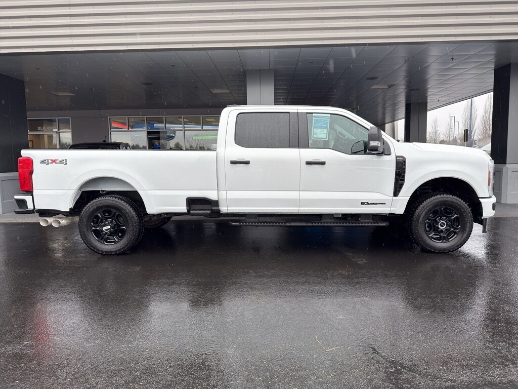 New 2026 Ford F-250 XL Truck Crew Cab