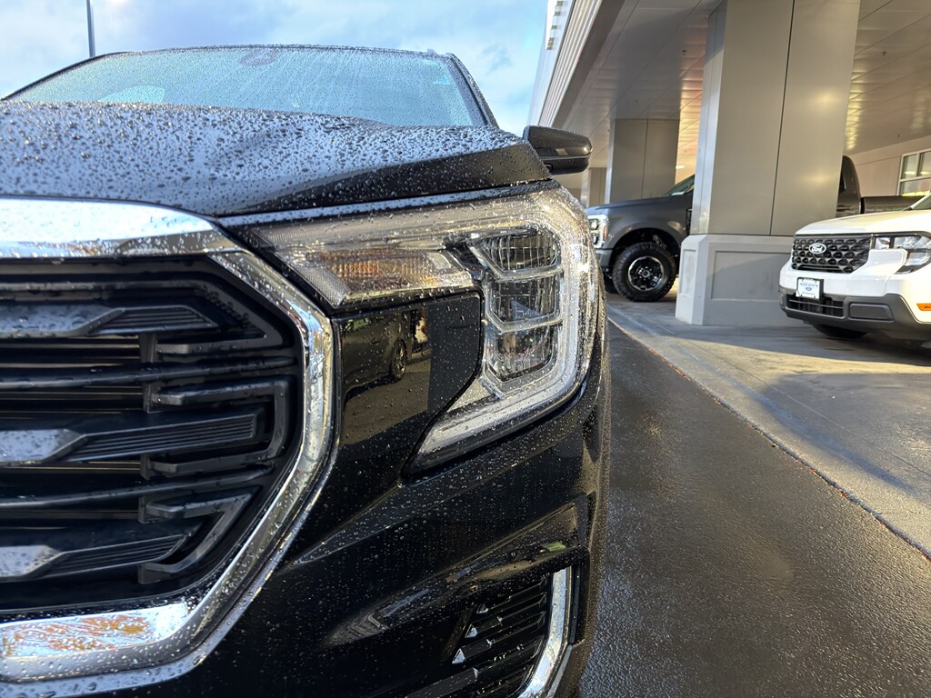 Used 2024 GMC Terrain SLE SUV