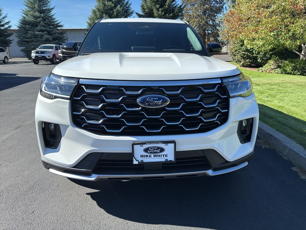 2025 Ford Explorer Platinum photo 2