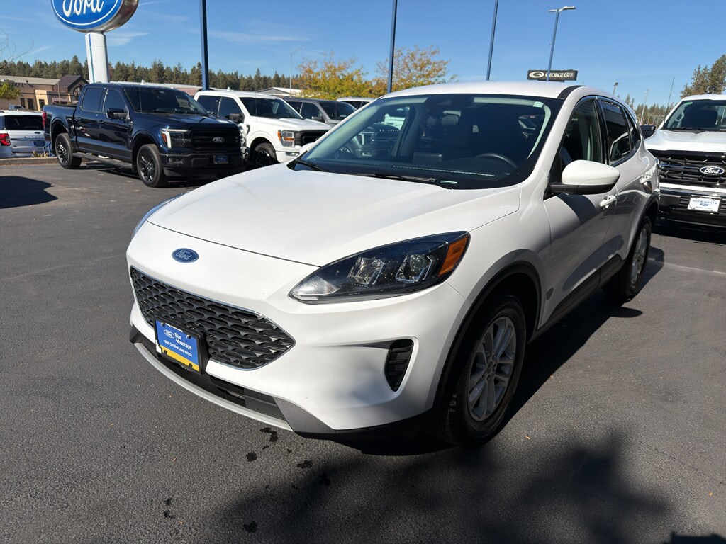 2021 Ford Escape SE photo 3