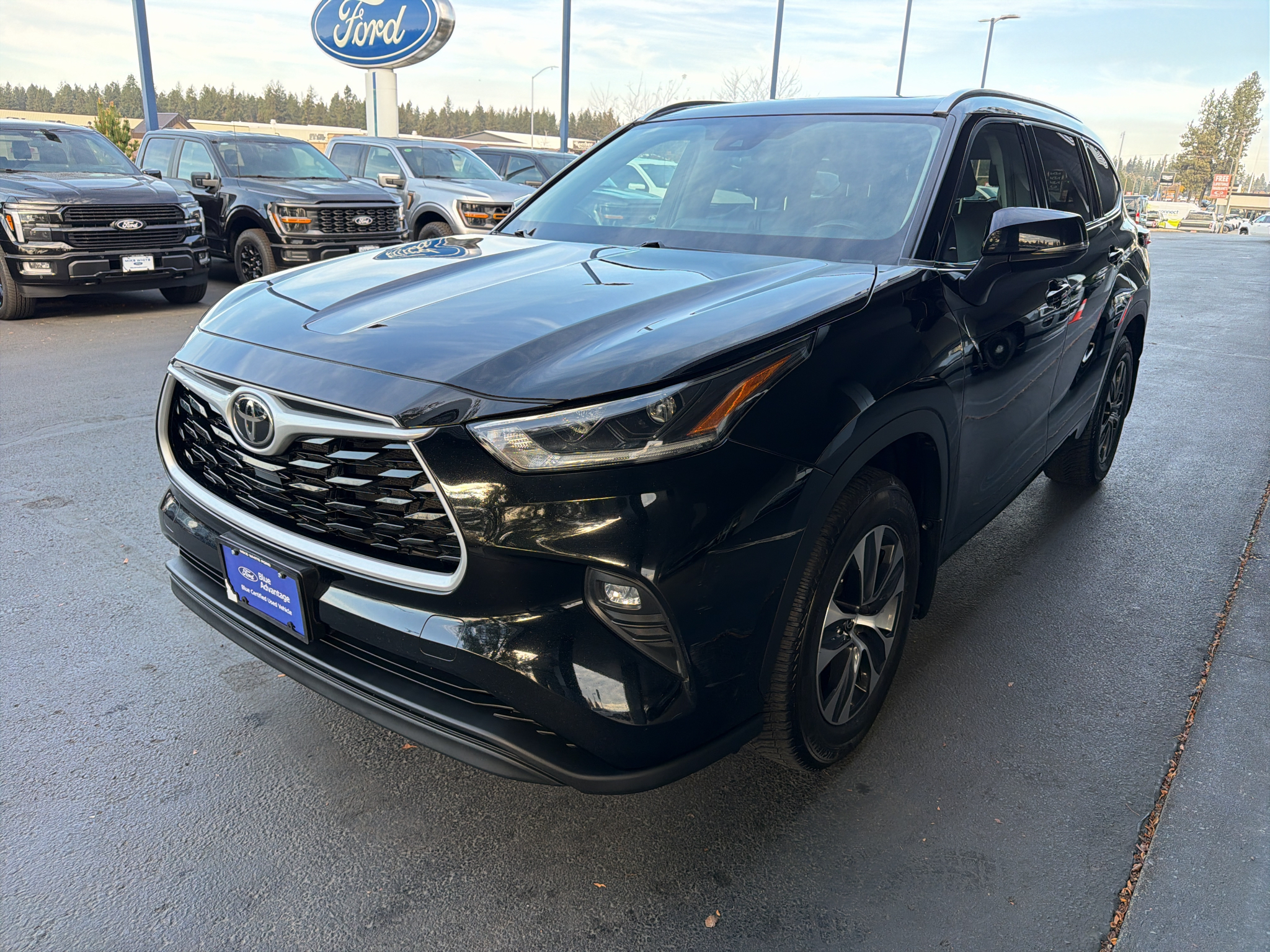 Used 2021 Toyota Highlander XLE SUV